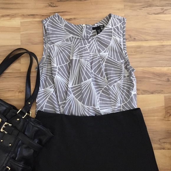 H&M Seashell Blouse - Picture 1 of 4